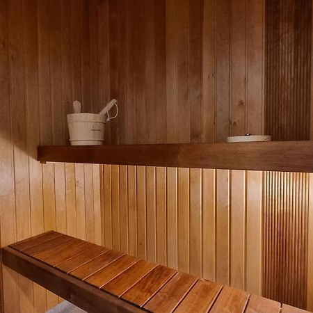 Aia Center Apartment With Sauna Pärnu Esterno foto
